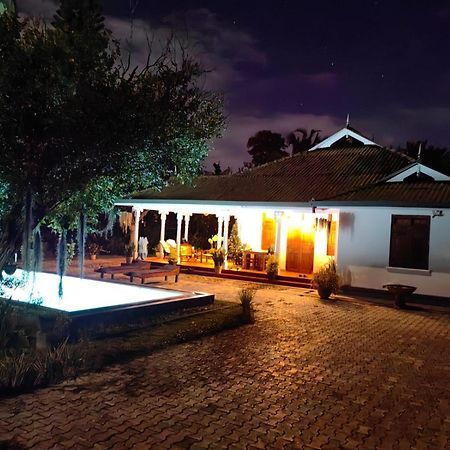 Tranquility Guest House ฮิกคาดูวา ภายนอก รูปภาพ