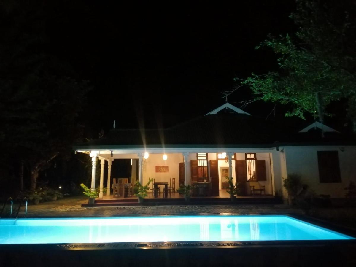 Tranquility Guest House ฮิกคาดูวา ภายนอก รูปภาพ