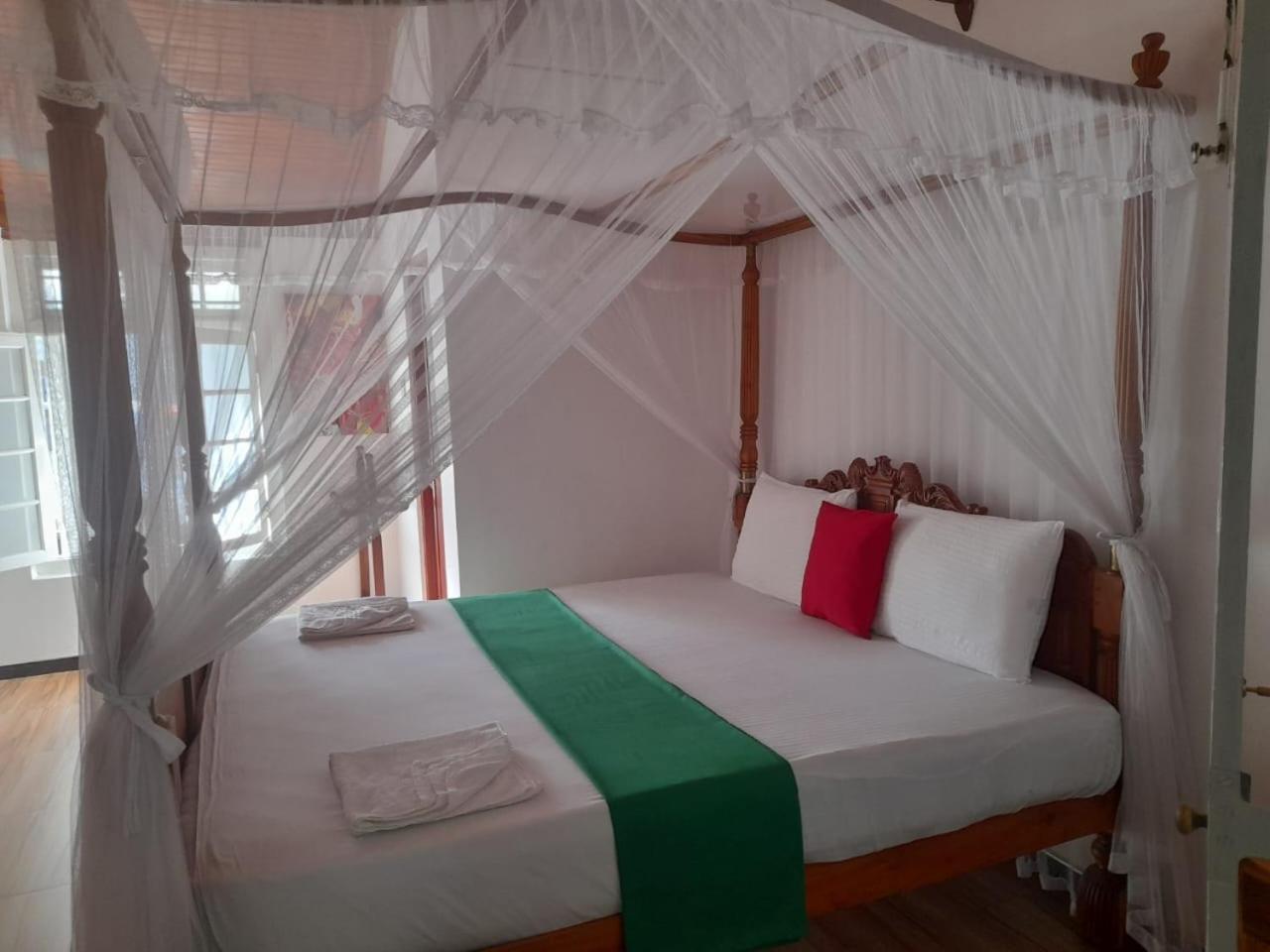 Tranquility Guest House ฮิกคาดูวา ภายนอก รูปภาพ