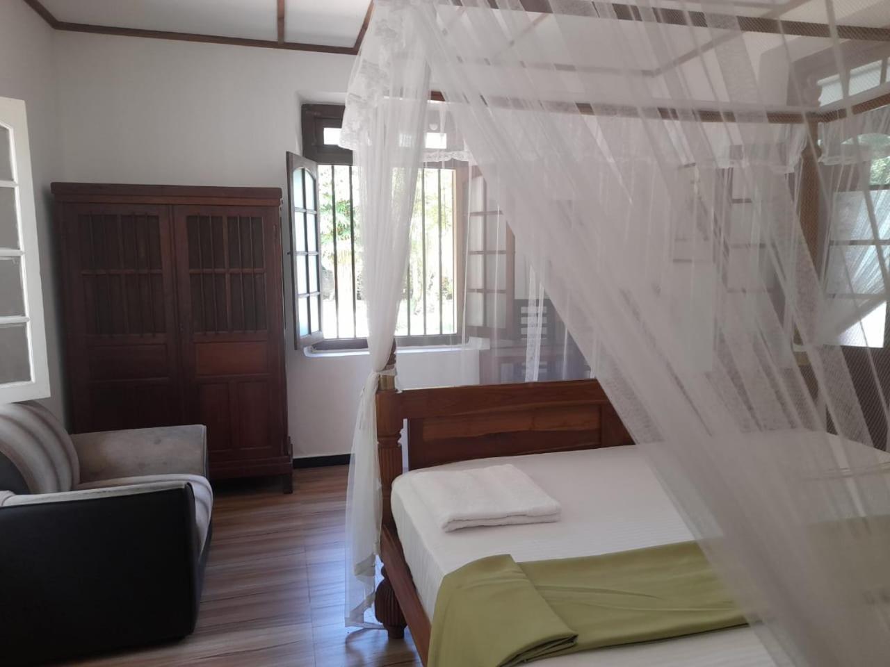 Tranquility Guest House ฮิกคาดูวา ภายนอก รูปภาพ