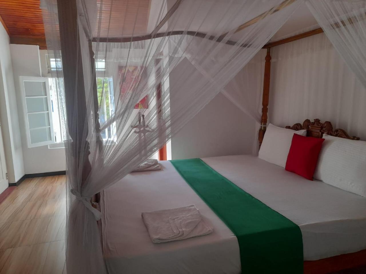 Tranquility Guest House ฮิกคาดูวา ภายนอก รูปภาพ