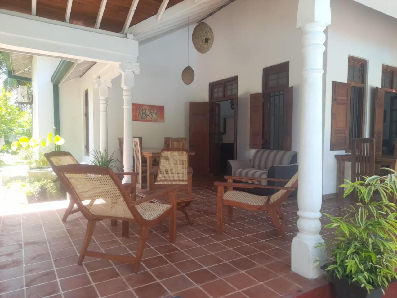 Tranquility Guest House ฮิกคาดูวา ภายนอก รูปภาพ