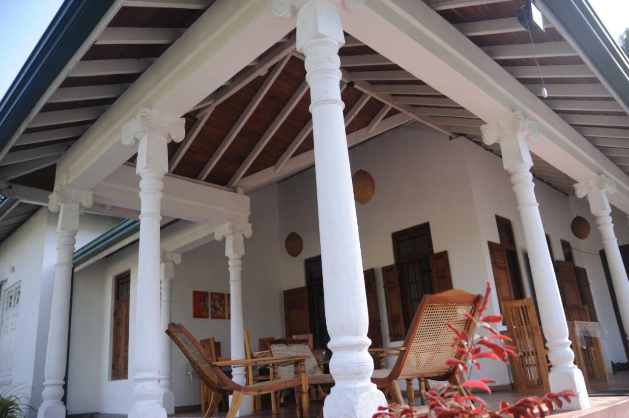 Tranquility Guest House ฮิกคาดูวา ภายนอก รูปภาพ
