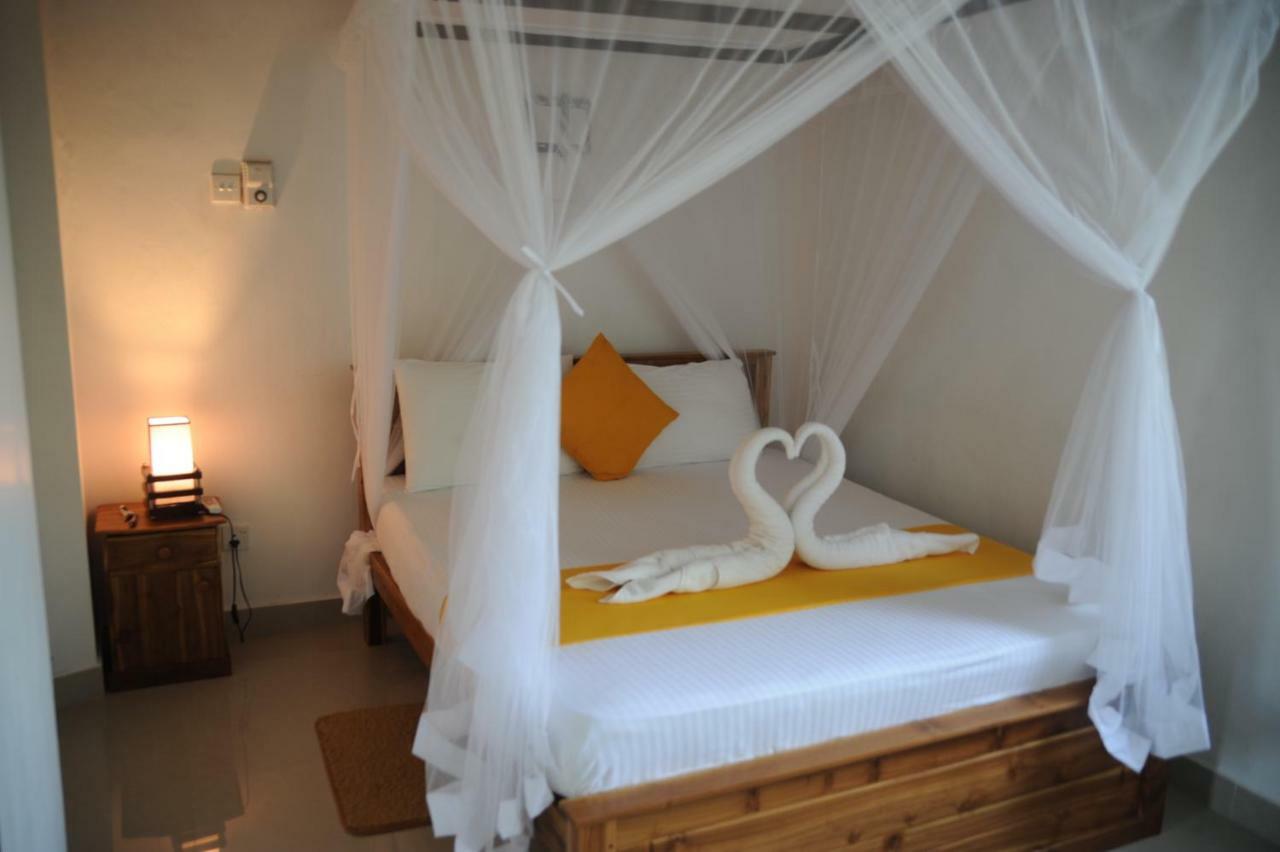 Tranquility Guest House ฮิกคาดูวา ภายนอก รูปภาพ