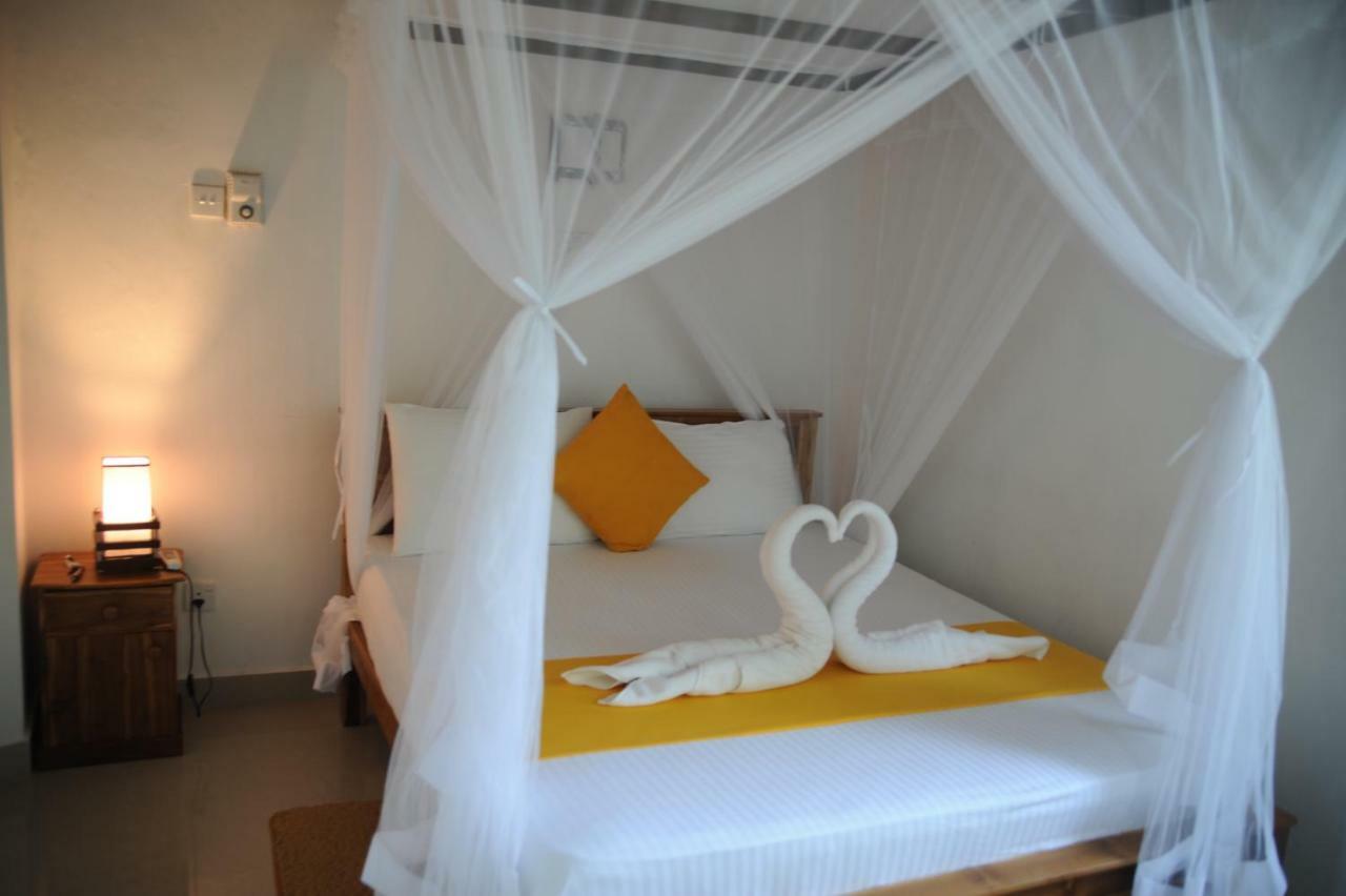 Tranquility Guest House ฮิกคาดูวา ภายนอก รูปภาพ