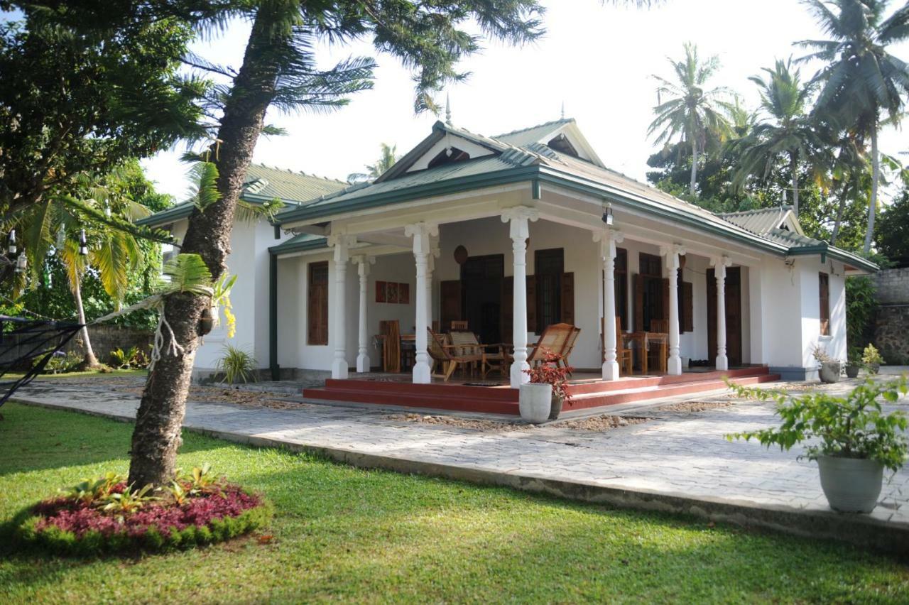 Tranquility Guest House ฮิกคาดูวา ภายนอก รูปภาพ